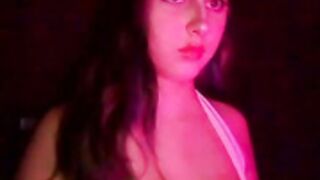 meloncitafeliz mostrando las tetas