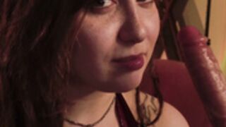k0racrosbi loeves sucking dildo