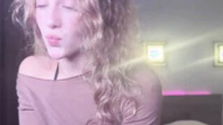 roselyn_rose 34