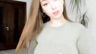 charming-girl CamSoda 2020-10-19_14-45-38