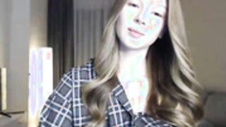 CuteBlonde spectacular model on MFC