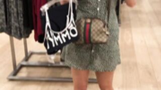 Audrey & Sadie - 22-03-2020 - Fitting Room