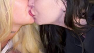 GothSpvt JizzJazz threesome BGG
