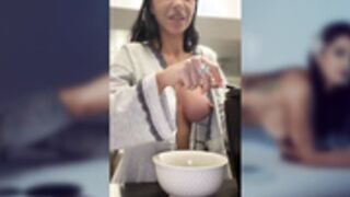Anisyia caught vibing while making breakfast