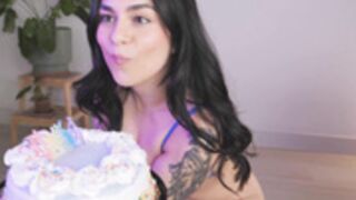 Doubedeesarai sat on a cake
