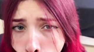 FiammiSxagain Pays Delivery Guy With Her Pussy