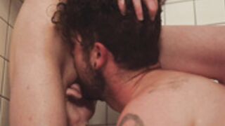 Escort Elle Maran Shower Sex