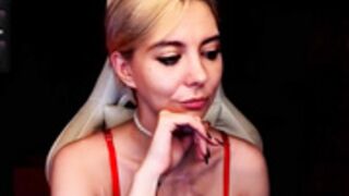 Blondice_ann sensuale smoking