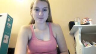 Holly Carsten (southernbabe1996) shows off her body