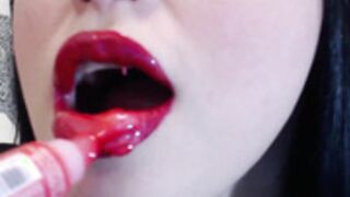 Red dripping lips