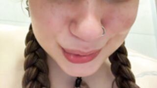 lucy-joy 20260623 Public toilet risky 2 finger in pussy