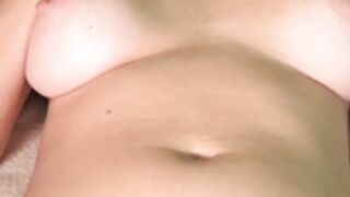 Elle se touche