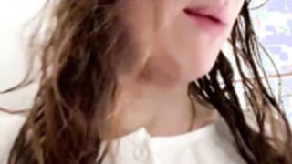 MariiD big squirt pee pipi piss peeing 2026-04-25