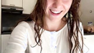 MariiD big squirt pee pipi piss peeing 2026-04-25