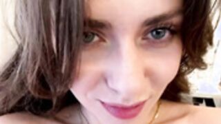MariiD big squirt pee pipi piss peeing 2026-05-02