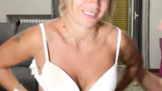 Camila89_ milf short tit flash