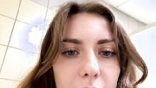 MariiD big squirt pee pipi piss peeing 2026-06-19
