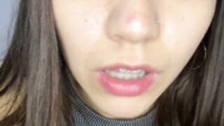 argentinian Nicki short flash
