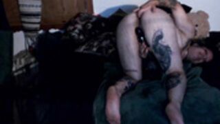 French alt girl dildoing & squirting