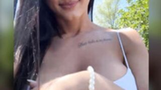 Aylinross flash in public2