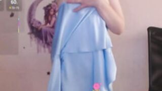 sharon_la_vie in public chat