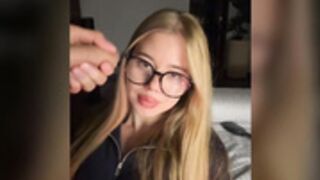 Curchez, what a sweet girl she looks like a doll (720)