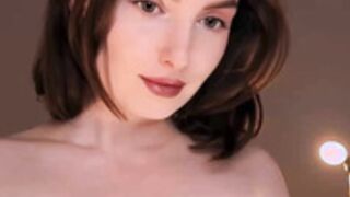 Red_Lips_Girl 051226