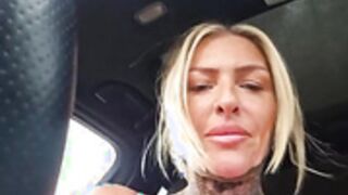 YourMommyBlair get horny in gym