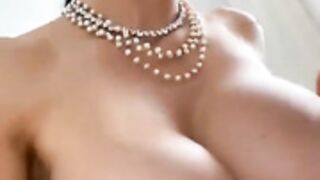 Bimbo Aletta Ocean blowjob