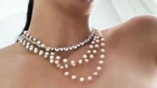 Bimbo Aletta Ocean blowjob