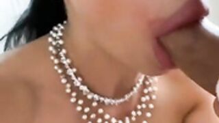 Bimbo Aletta Ocean blowjob