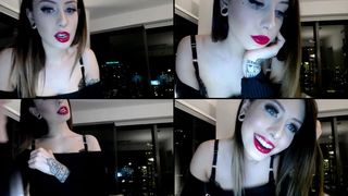 EliseLaurenne spread her wet oily pussy to reveal that third pretty pink spot in free cam recording 2017-08-10_090352