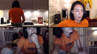 CrazyM_ toy play with oil and fucking her pussy hardher slippery wet pussy in free cam recording 2017-08-08_014656