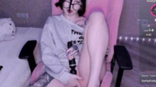 eva_luvsoak enjoys the vibes