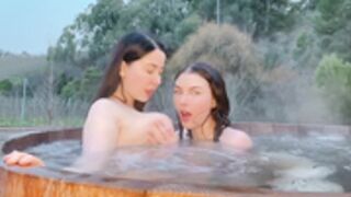 AudreyandSadie - Jacuzzi In the Rain