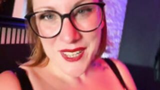Magnifique milf aux seins énormes darkmoonsubmissive