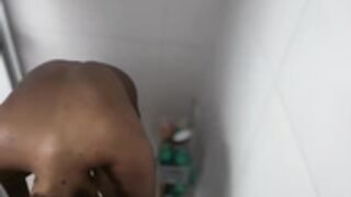 riri_brunnete venezolana putona ducha