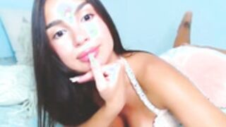 MissKelly feet tease