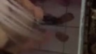 Espiando a La bbecina  tetona