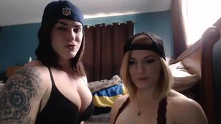 Muscle Duo shows off topless