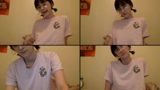 Banananutella slipping her pussy in and out in cam recording 2017-10-06_101656