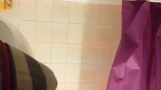 Espiando ala hermana cambiandose de rropa