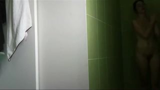 Espiando ala hermanita