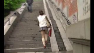 Hermosa Japones Espiandola Y no Trae Calzones