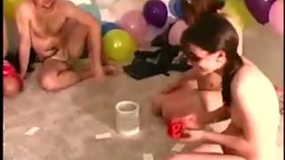 girls play games