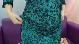 Erikalov shows her body