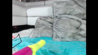 2.0 Mollyboots using a fuck machine