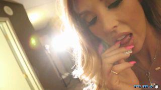 Samantha Saint BTS Photoshoot