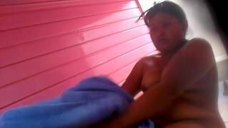 Espiando a mi amiga Cambiandose