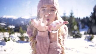 CarolineMayer - Fun in the snow